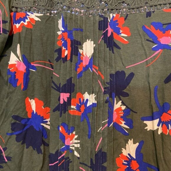 Daniel Rainn Darrel Crochet Yoke Knit Top Olive Green NWT Size Medium M - Picture 5 of 10